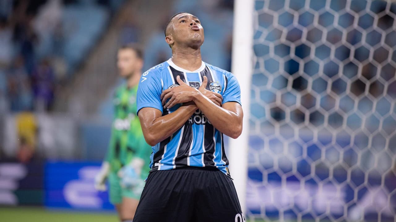 Carlos Vinícius: De zagueiro a artilheiro do Grêmio, a virada que surpreende o futebol – imagem do artigo