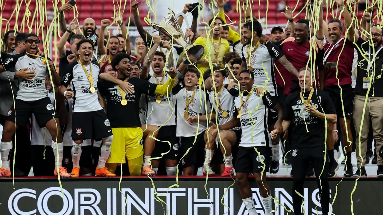 Corinthians surpreende e levanta a Supercopa do Brasil contra o Flamengo em jogo histórico – imagem do artigo