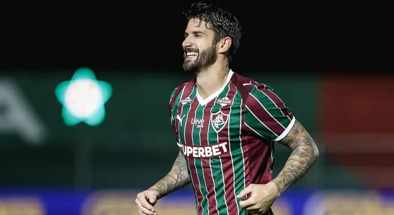 Athletico mira Everaldo, do Fluminense, mas salário e concorrência complicam negócio – imagem do artigo