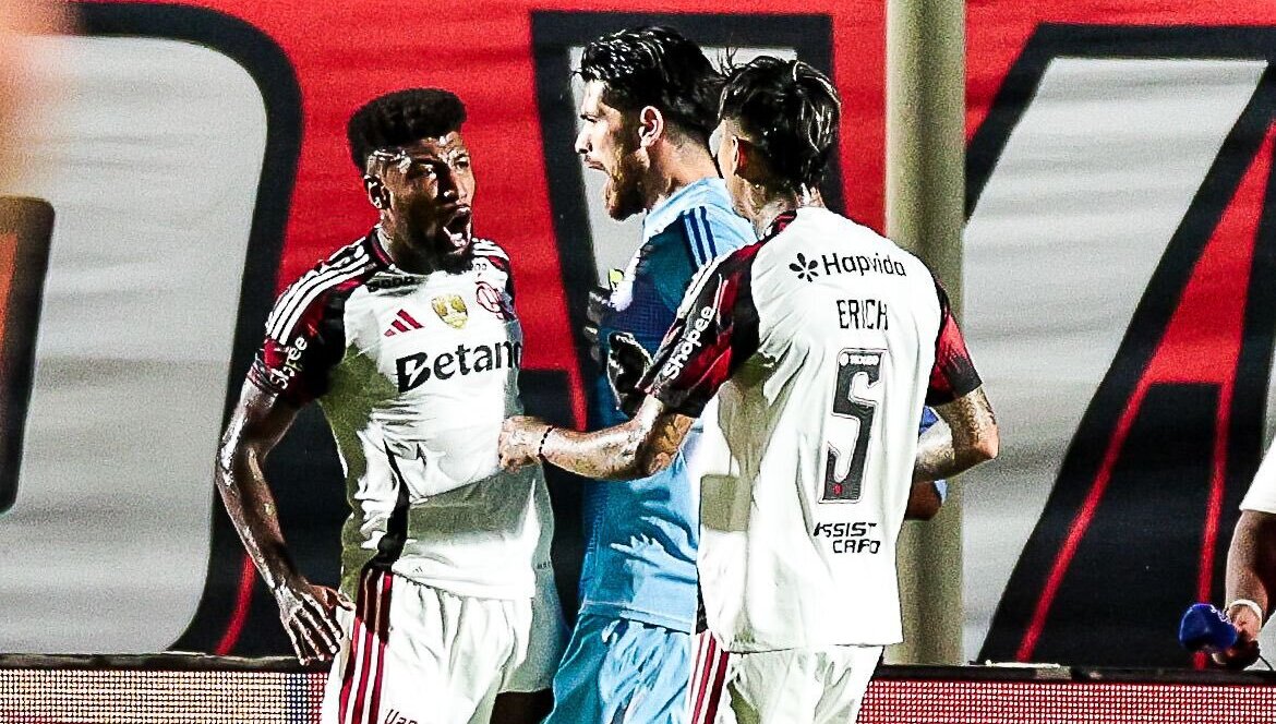 Flamengo vence Vitória no Barradão e estreia com vitória no Brasileirão 2026