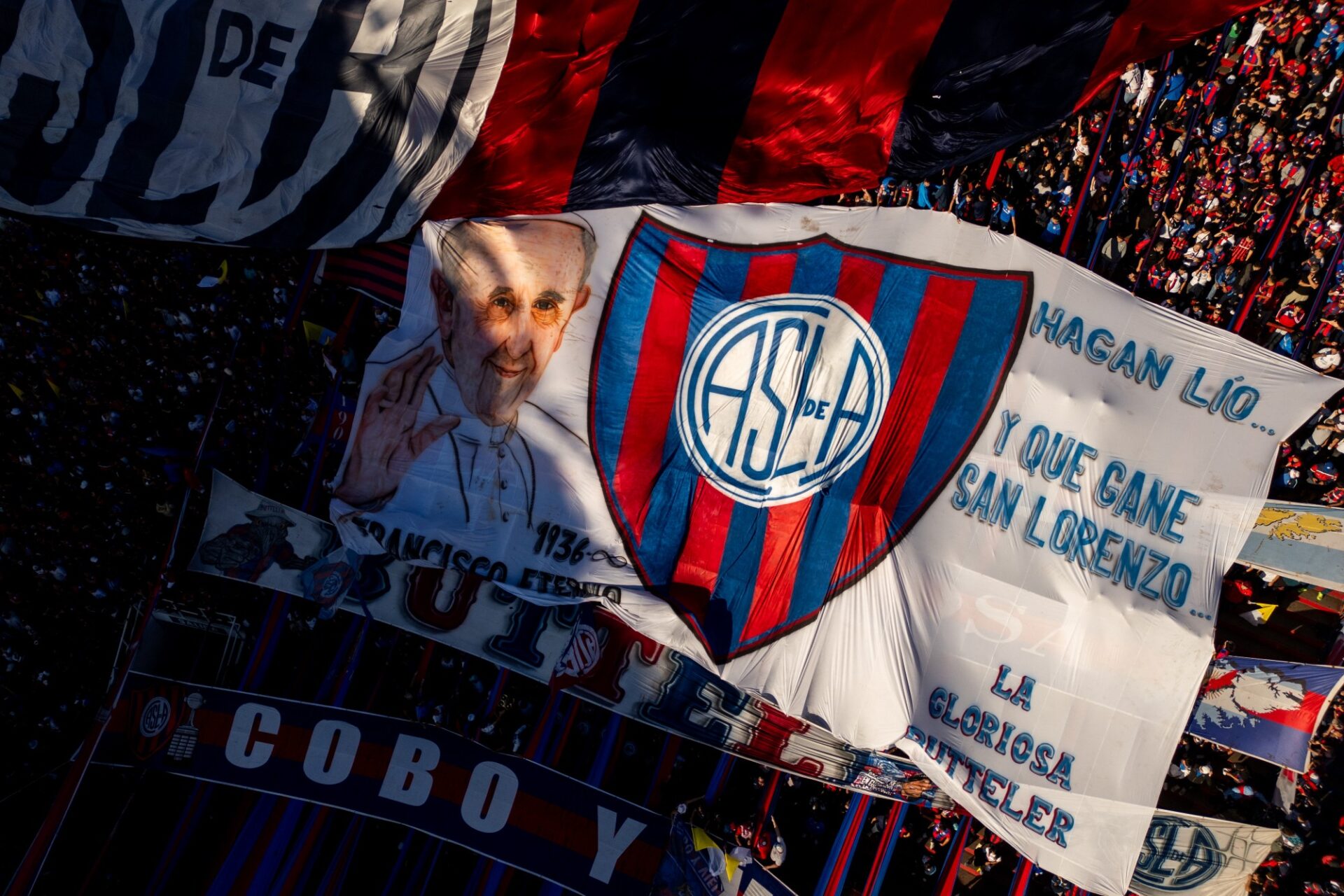 Greve Nacional na Argentina Paralisa Campeonato e Agita o Futebol Local – imagem do artigo