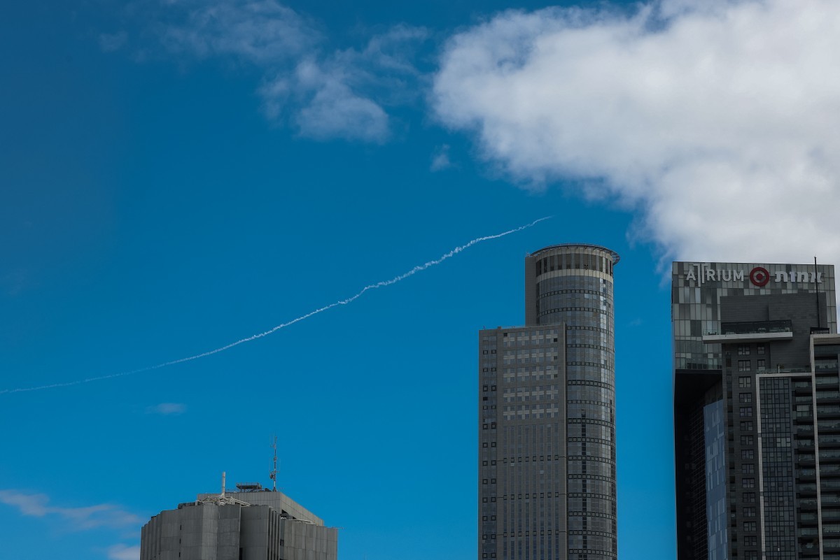 Irã declara estar pronto para responder ataques dos EUA e Israel em meio a tensão no Oriente Médio – imagem do artigo