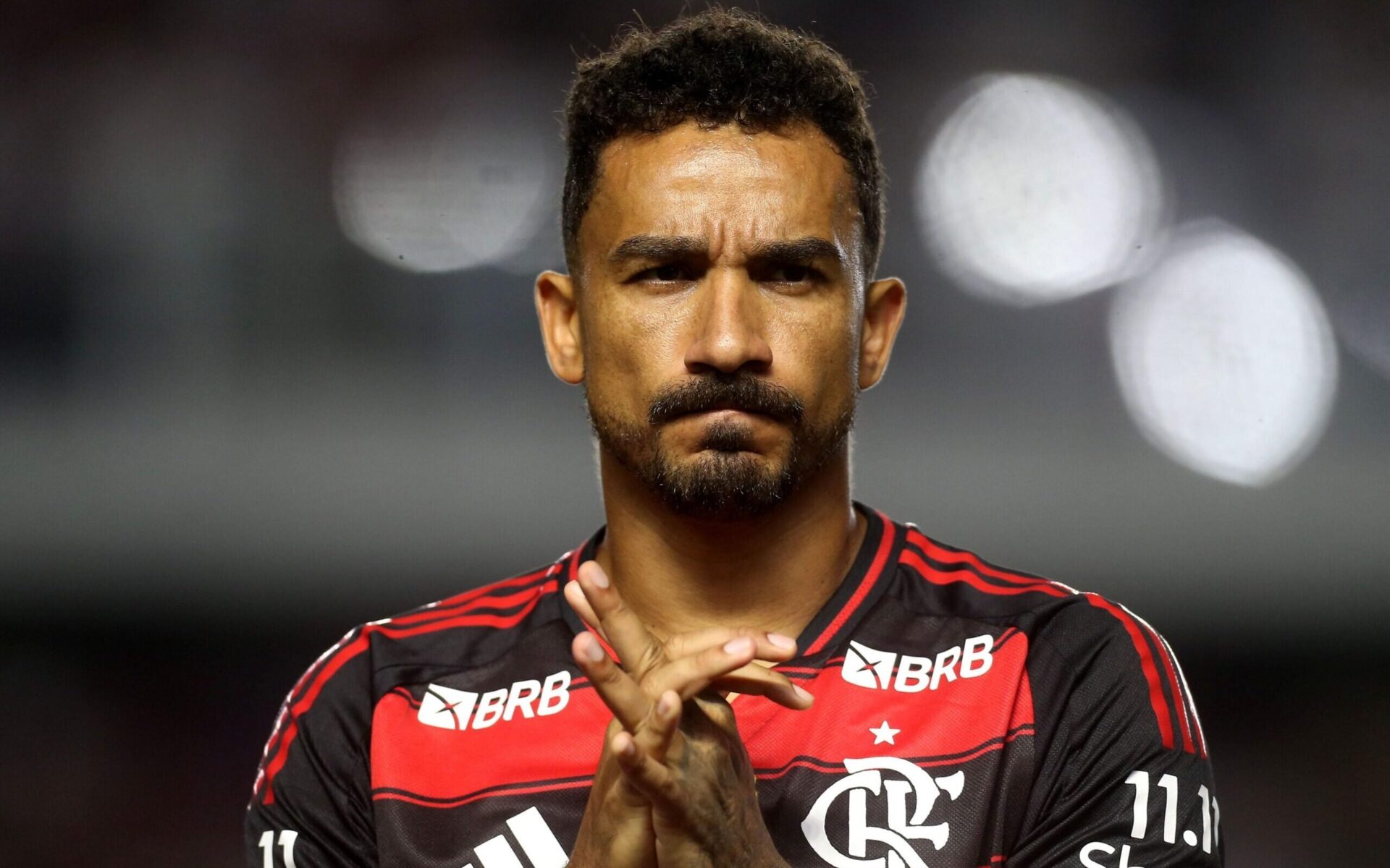 Danilo, zagueiro do Flamengo, envia ajuda emergencial para vítimas das chuvas em Juiz de Fora – imagem do artigo
