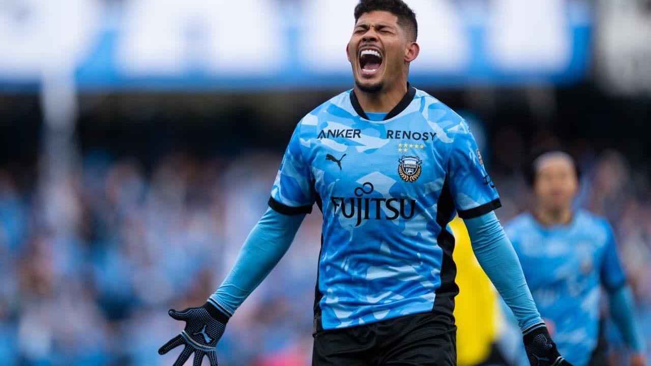 Erison brilha e Kawasaki Frontale estreia com goleada na J-League 2026