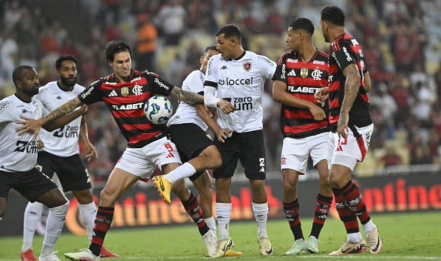 Botafogo e Flamengo duelam no Carnaval entre rivalidade histórica e desafios recentes – imagem do artigo