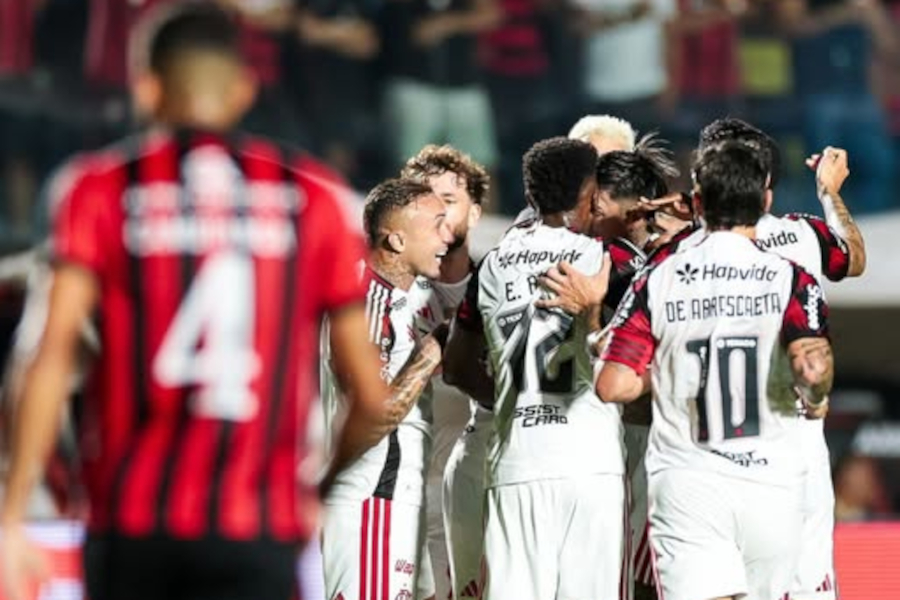 Flamengo vence Vitória no Barradão e conquista primeira vitória no Brasileirão 2026