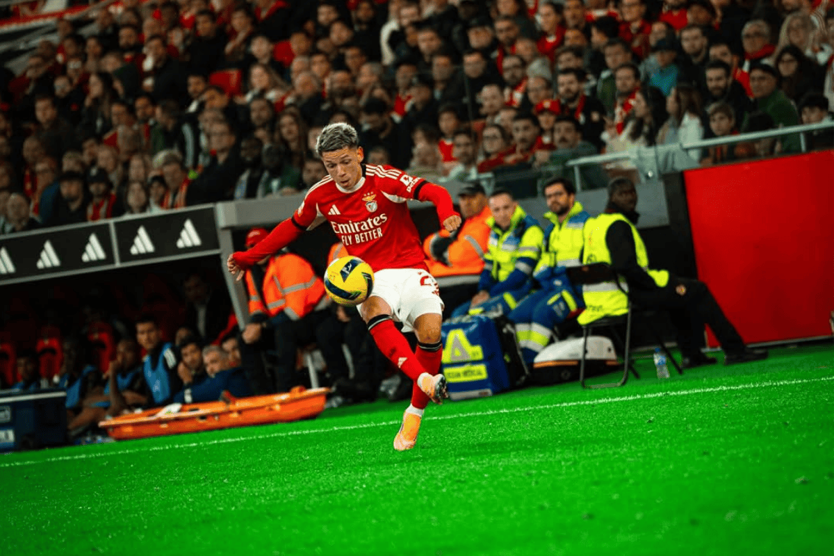 Benfica quer levar Prestianni para jogo decisivo da Champions, mesmo com suspensão da Uefa
