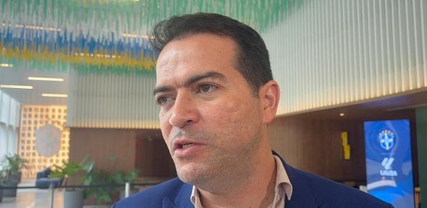 Corinthians mantém foco na economia e negocia renovação com Memphis Depay