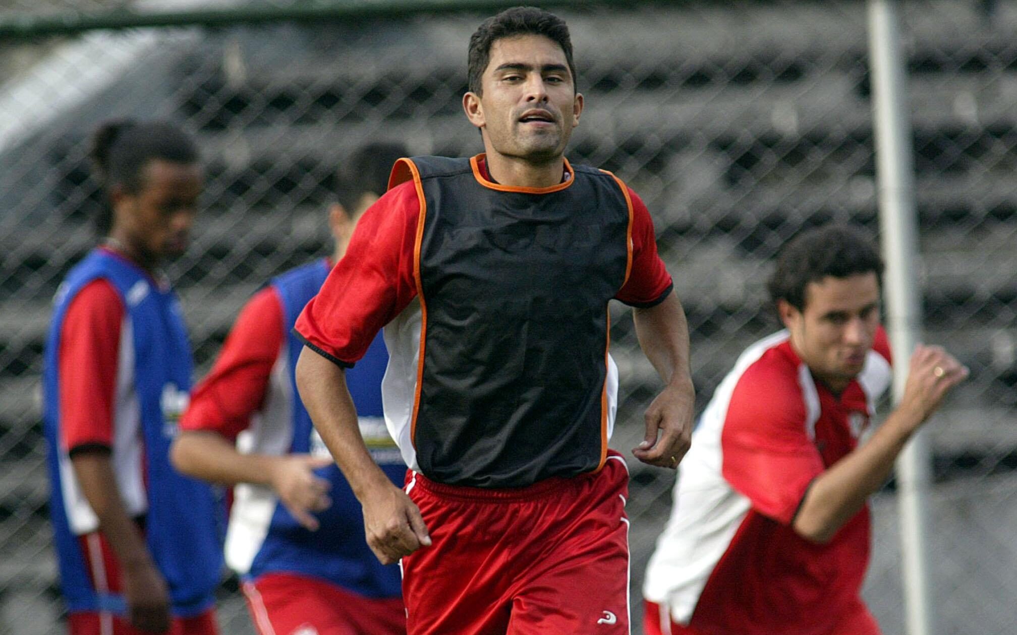 Bechara Oliveira: a trajetória do meia que marcou o futebol cearense e rodou o Brasil