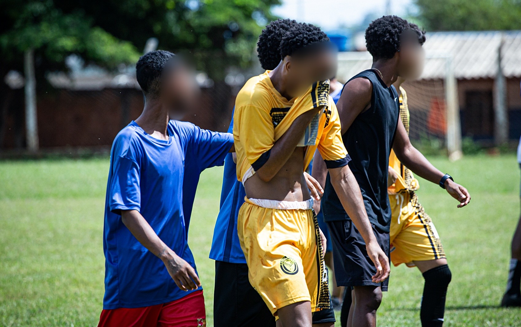 Jogador é acusado de racismo contra adolescente em partida de futebol amador – imagem do artigo