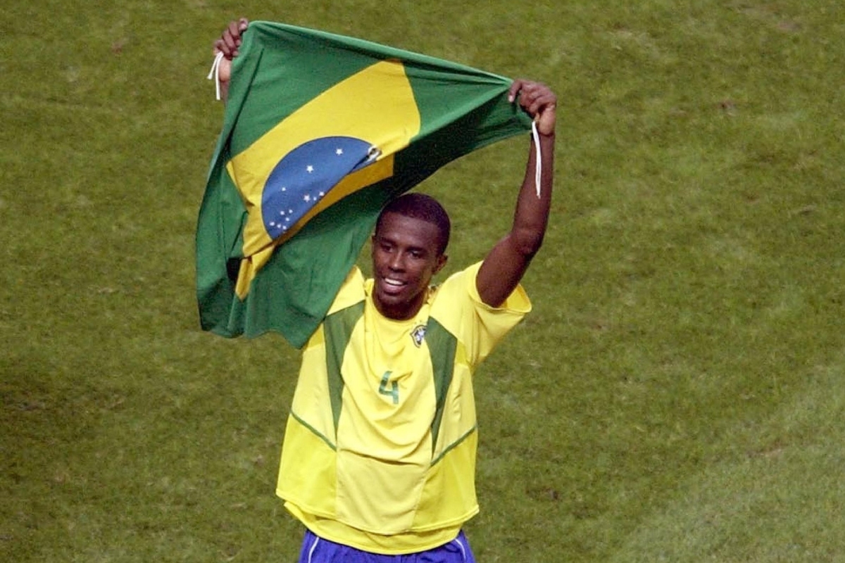 Roque Júnior cobra combate firme ao racismo após ataques a brasileiros no futebol