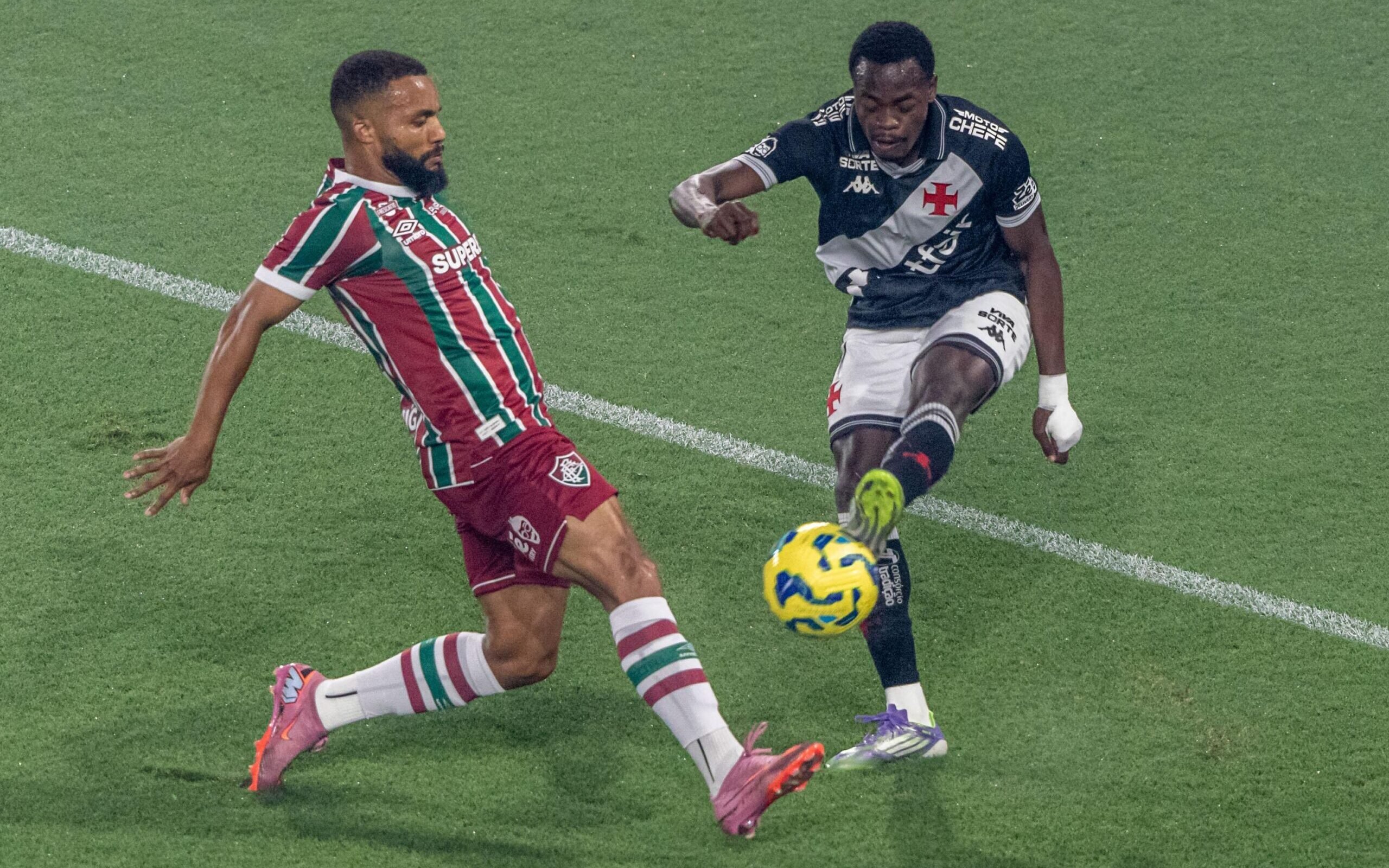 Vasco domina Fluminense em mata-matas e busca vantagem na semifinal do Carioca 2026