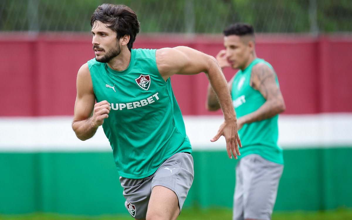 Fluminense avalia saídas no elenco e negociações podem acontecer até sexta-feira