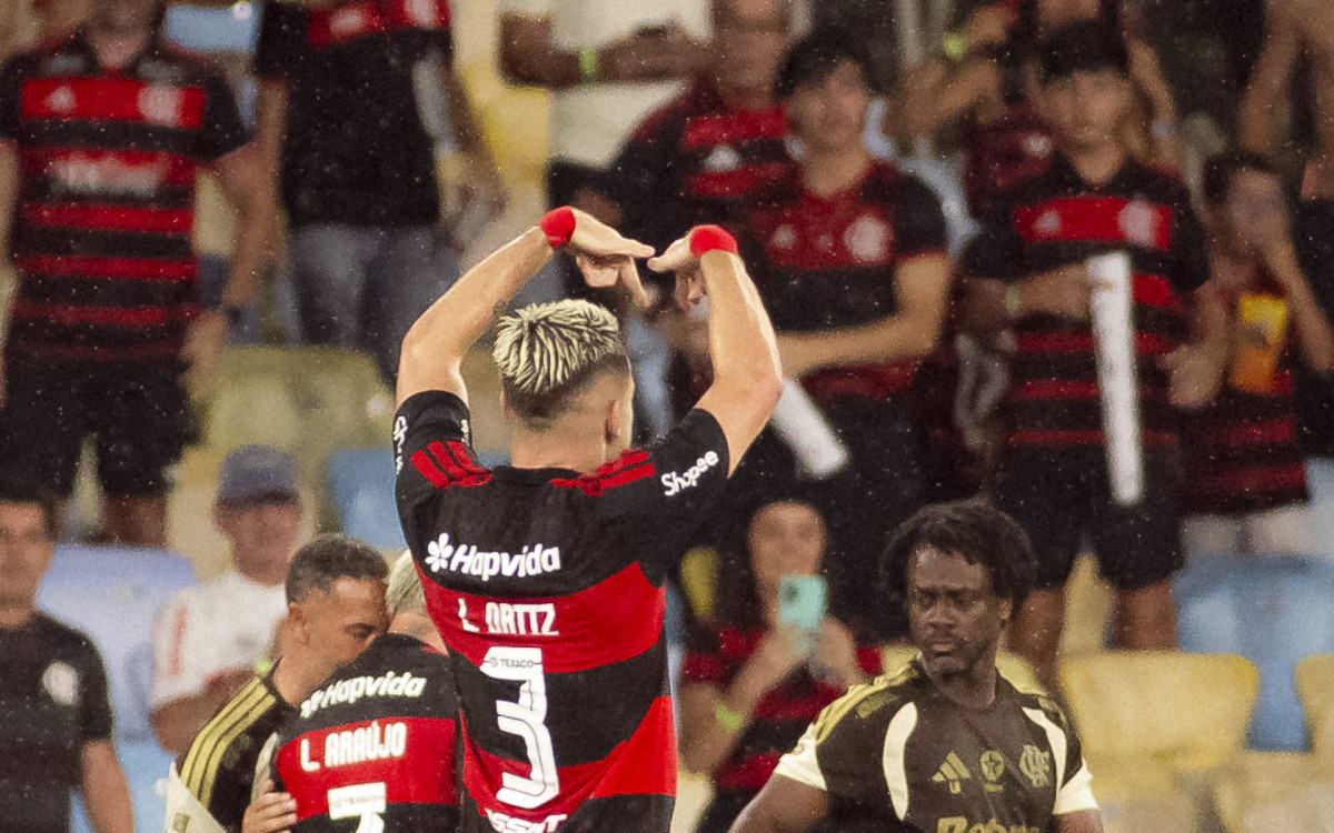 Flamengo mantém defesa sólida e goleia Remo por 3 a 0 no Maracanã