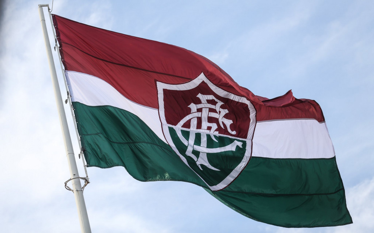 Fluminense renova patrocínio com Predialnet e garante presença no uniforme em 2026