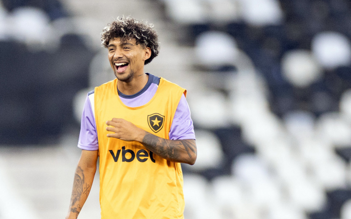 Botafogo anuncia relacionados com novidades para o clássico contra o Flamengo