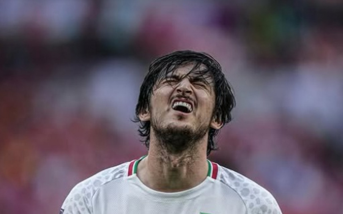 Sardar Azmoun é cortado da seleção do Irã após polêmica nas redes sociais