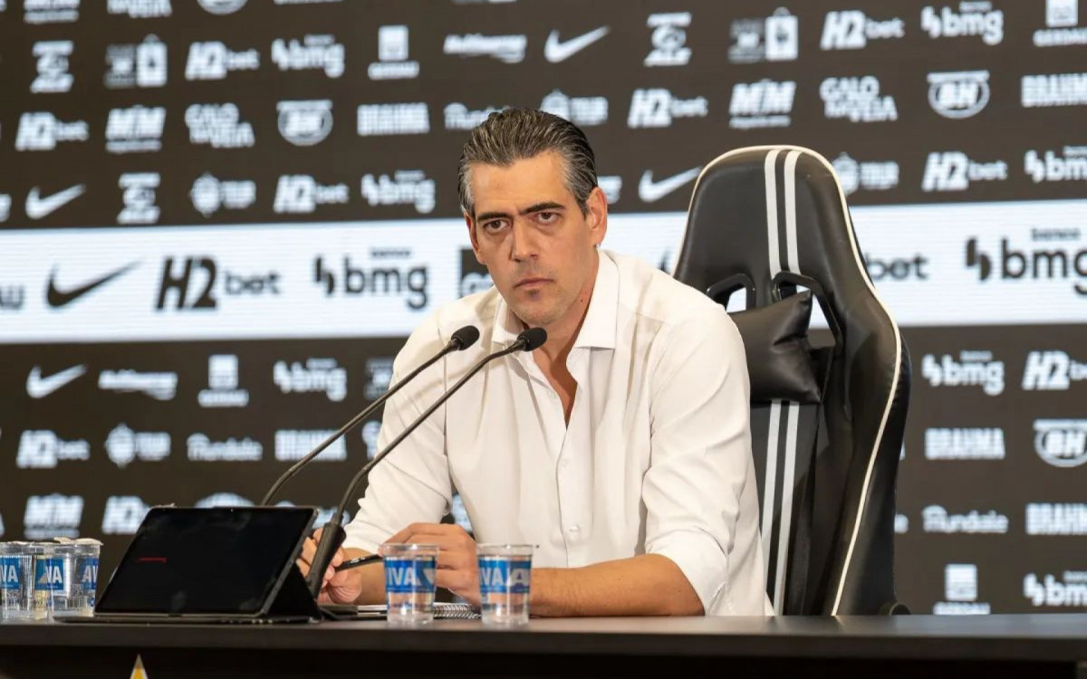 Diretor do Atlético-MG critica demissão de Filipe Luís no Flamengo e alerta sobre instabilidade no futebol brasileiro