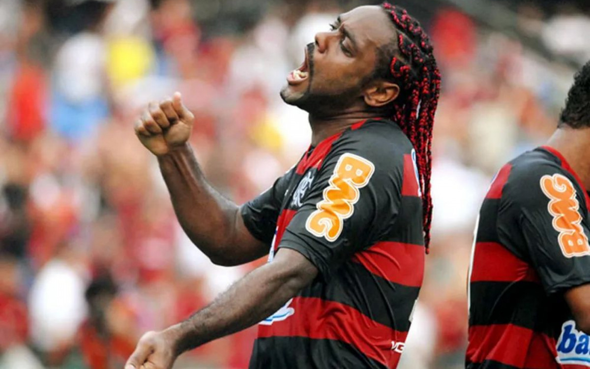 Vagner Love se despede dos gramados com gol histórico e emoção à flor da pele