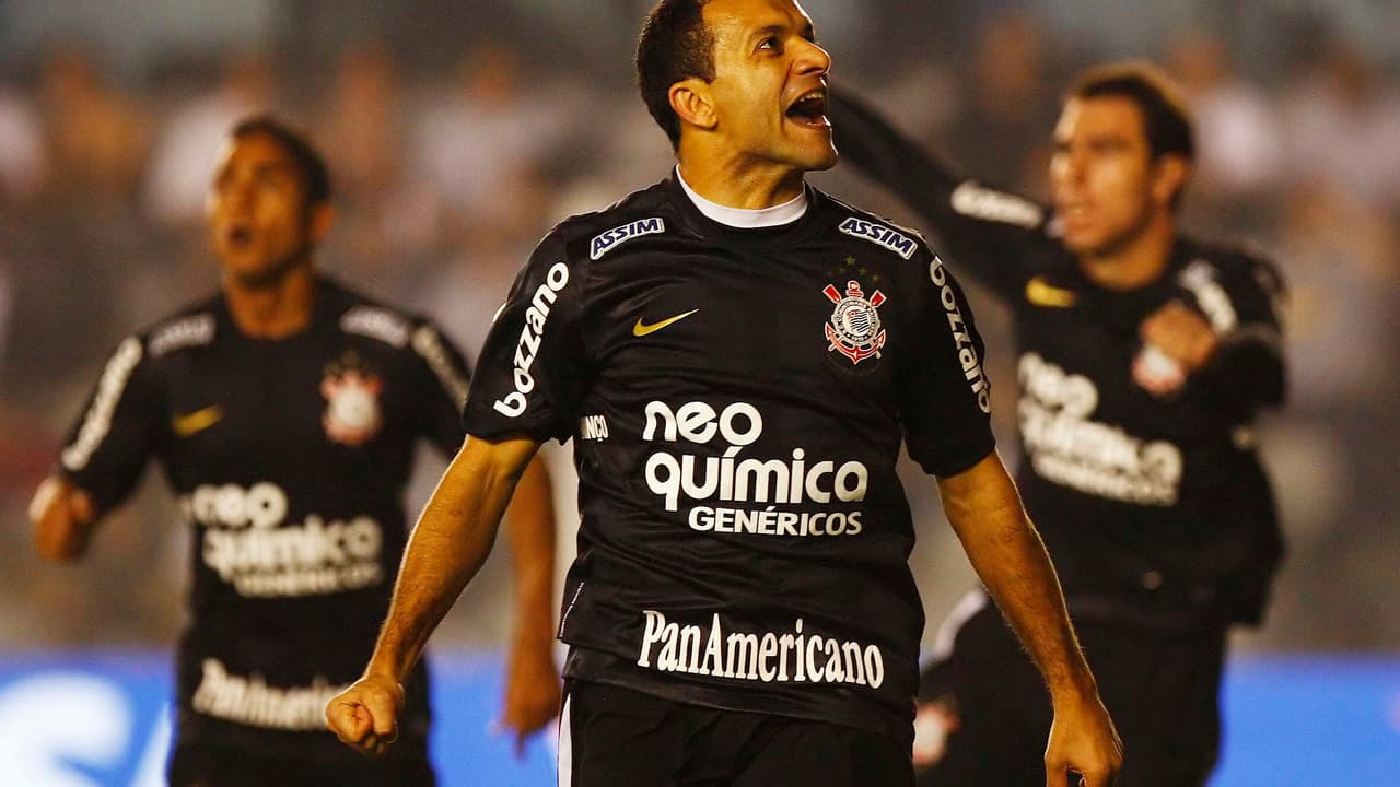 Relembre o duelo eletrizante entre Santos e Corinthians na Vila Belmiro em 2010 – imagem do artigo