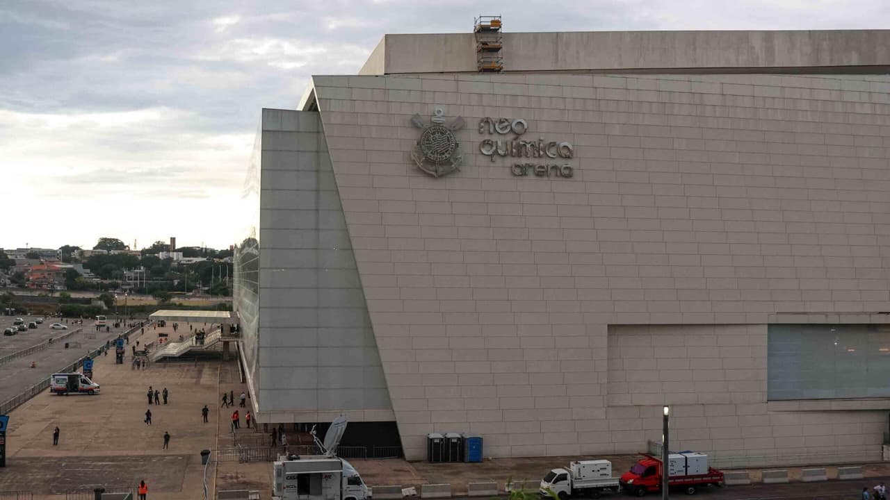 Corinthians negocia naming rights da Neo Química Arena para quitar dívida milionária