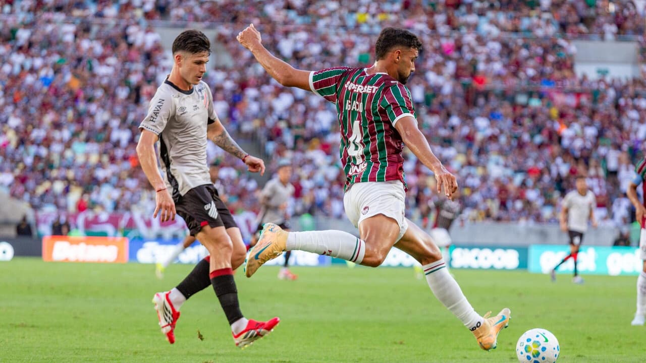 Fluminense vira contra Athletico no Brasileirão e agita torcida com lance inacreditável
