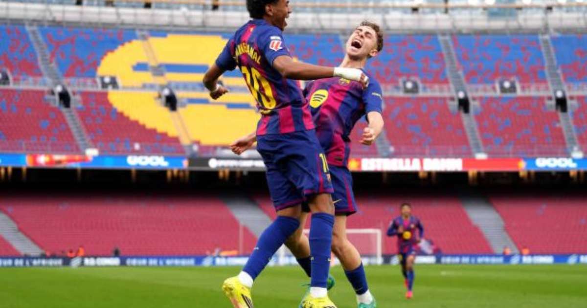 Lamine Yamal brilha e Barcelona goleia Villarreal por 4 a 1 no Campeonato Espanhol