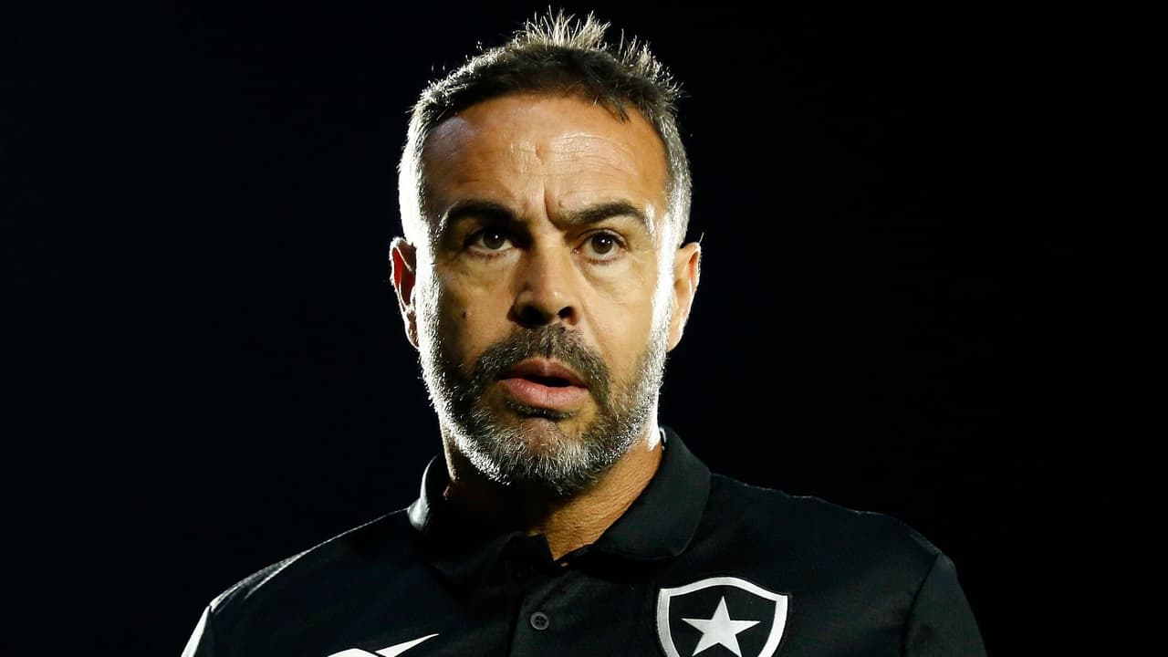 Artur Jorge é o favorito para assumir o comando do Cruzeiro em 2026 – imagem do artigo