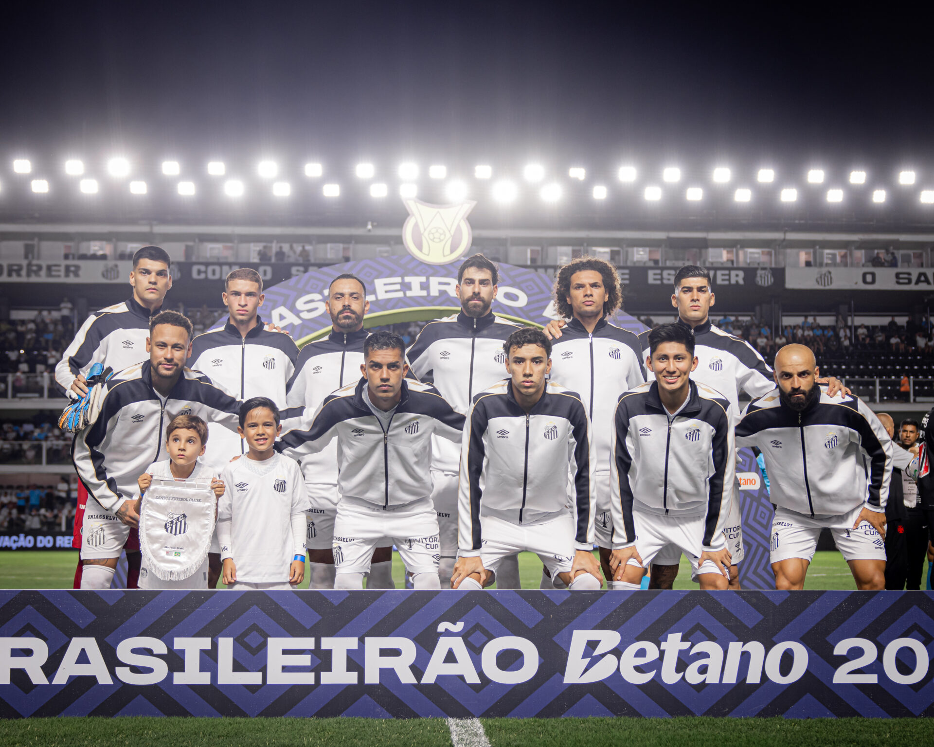 Santos tem mês de março mais tranquilo com foco total no Brasileirão