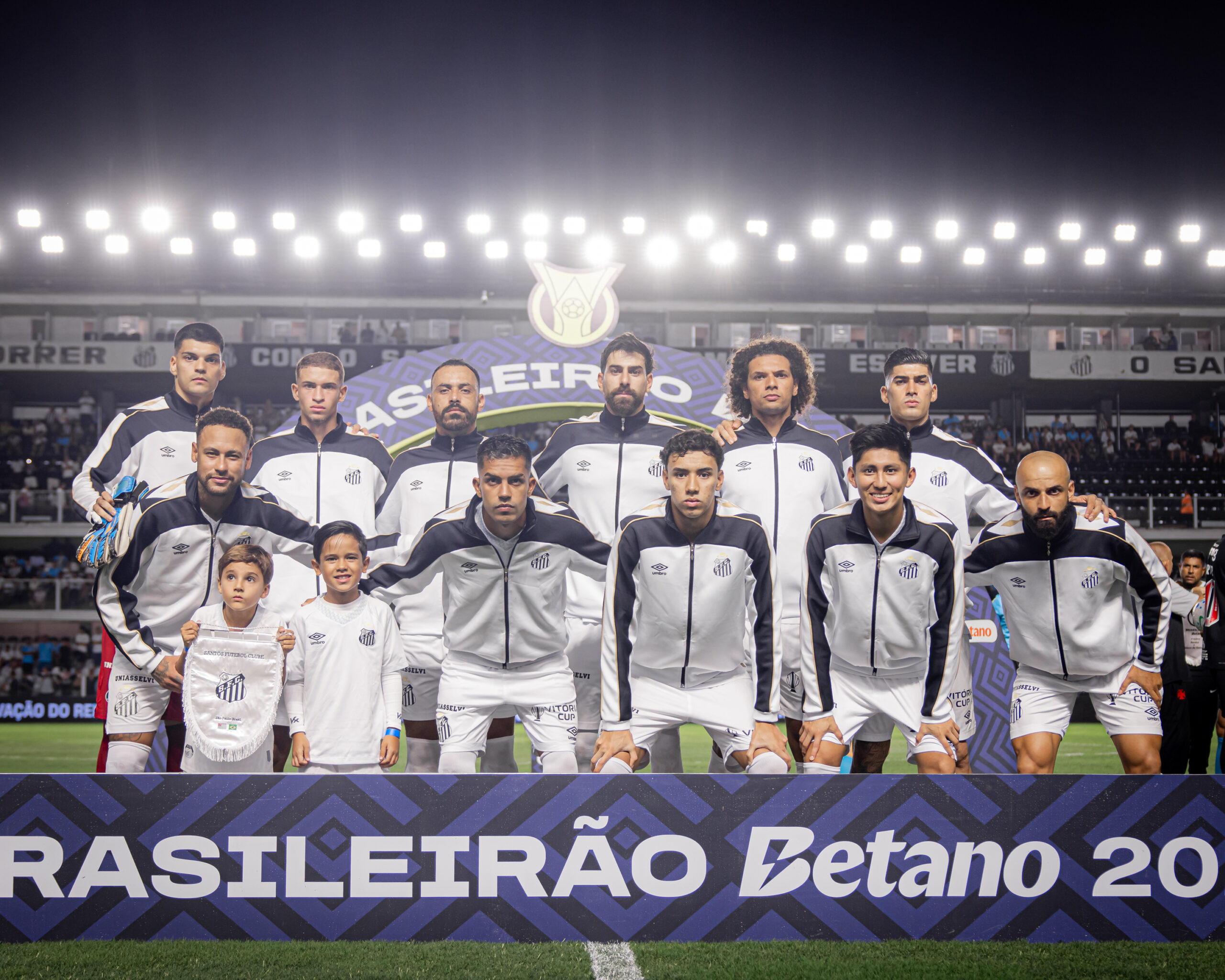 Santos tem mês de março mais tranquilo com foco total no Brasileirão