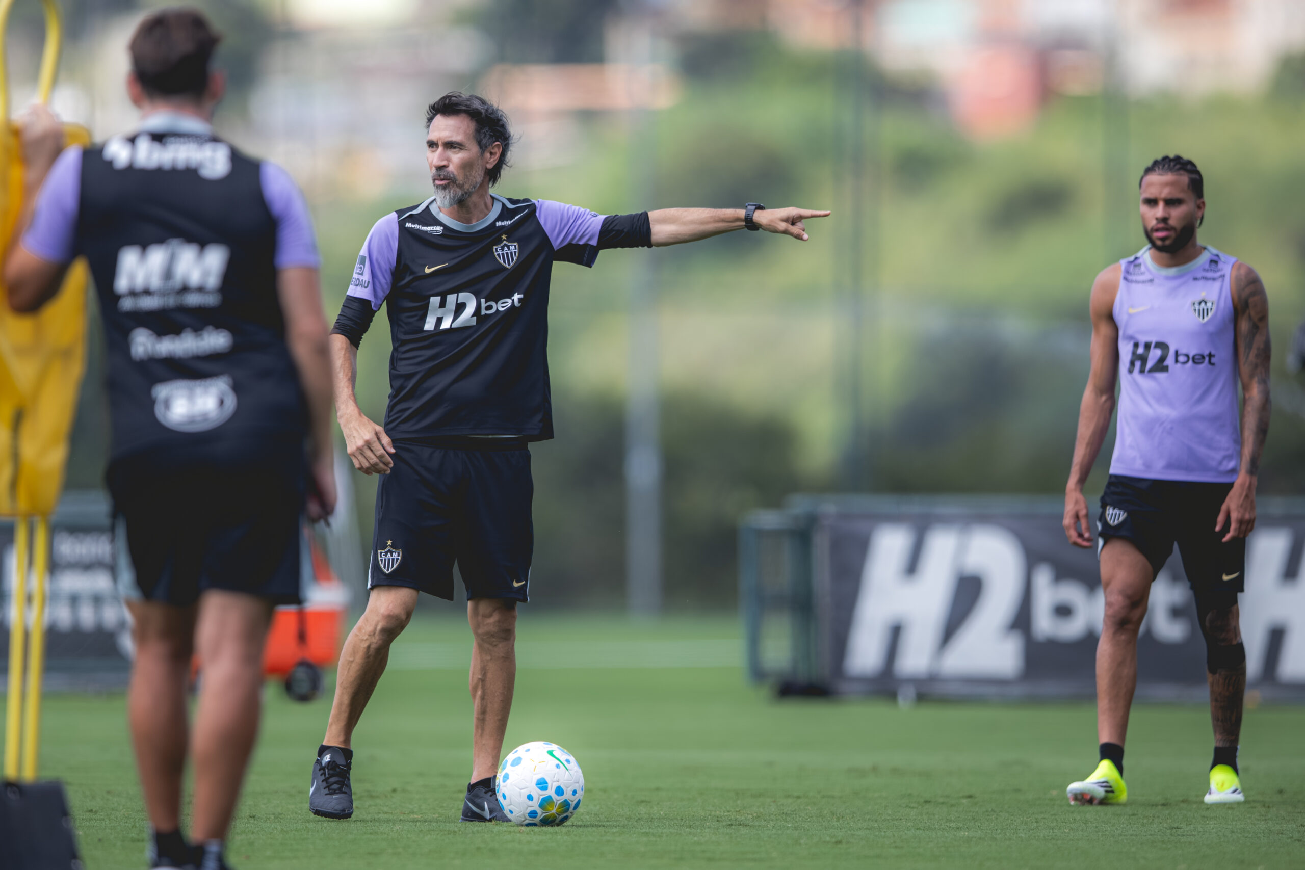 Atlético-MG divulga lista para duelo contra Fluminense com retorno de zagueiro