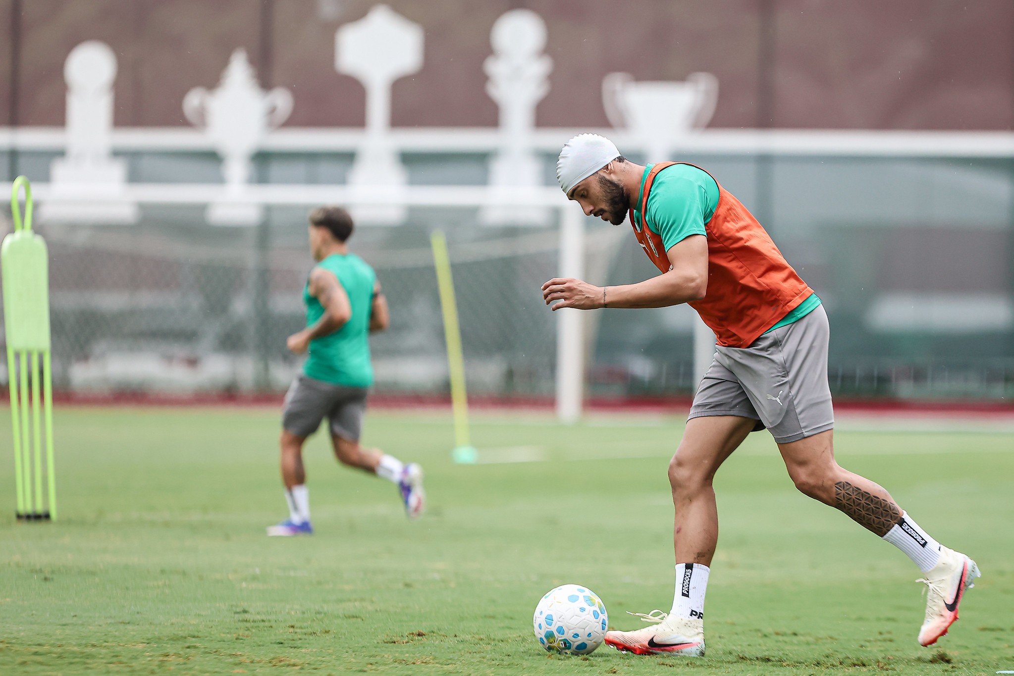 Fluminense sofre com bolas aéreas e preocupa antes do duelo contra Atlético-MG