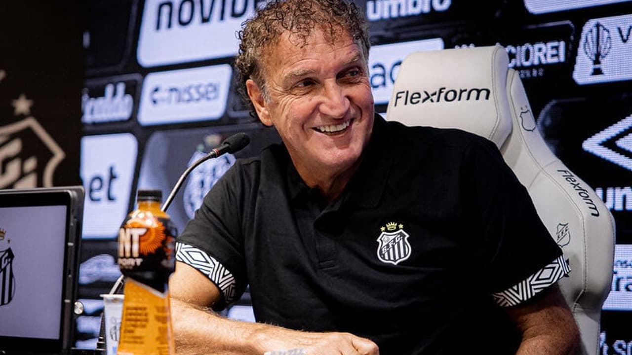 Cuca promete dar chance a veterano do Santos e revela clima no elenco