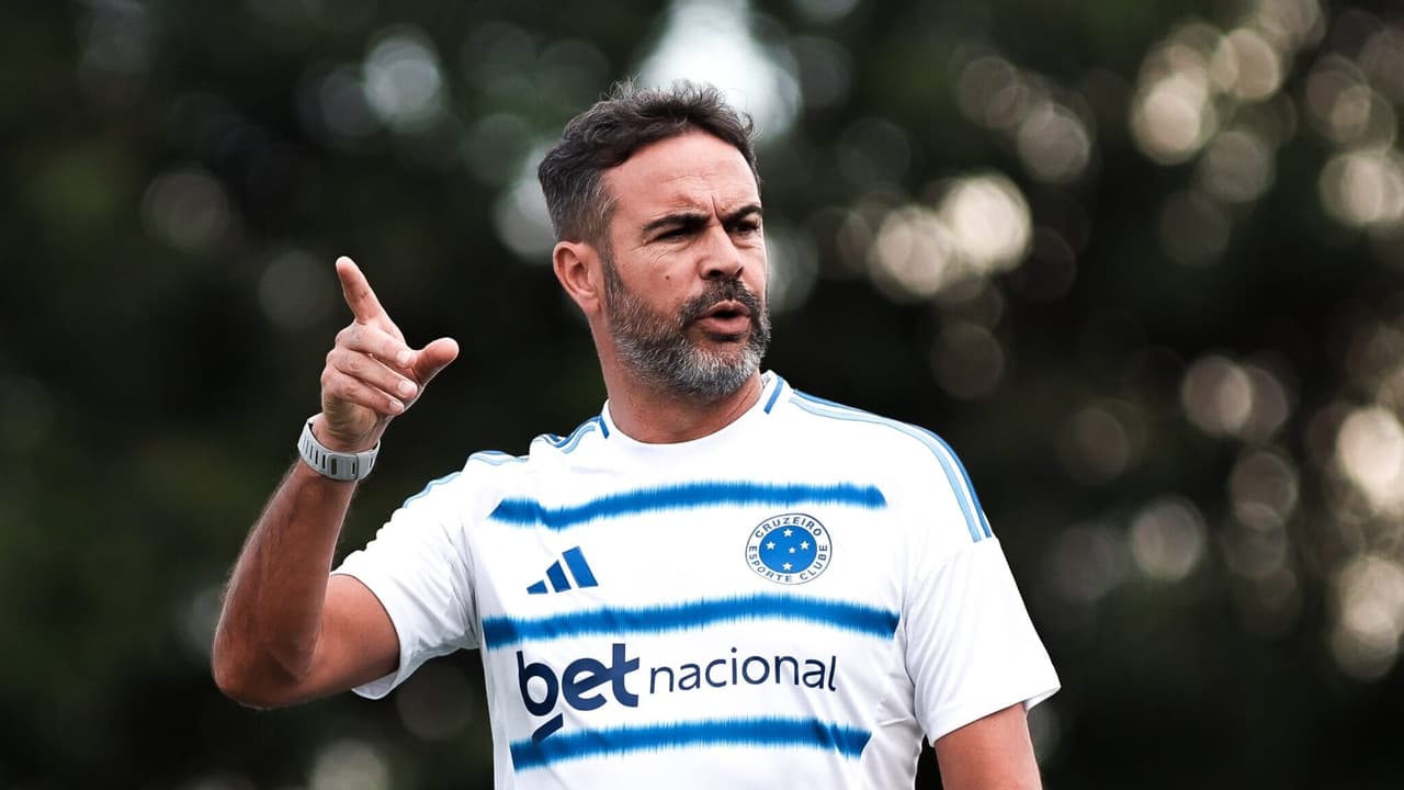 Artur Jorge inova no Cruzeiro e já mostra estilo próprio na Toca da Raposa