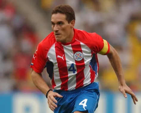 Carlos Gamarra: de zagueiro lendário a ministro que transforma o esporte no Paraguai