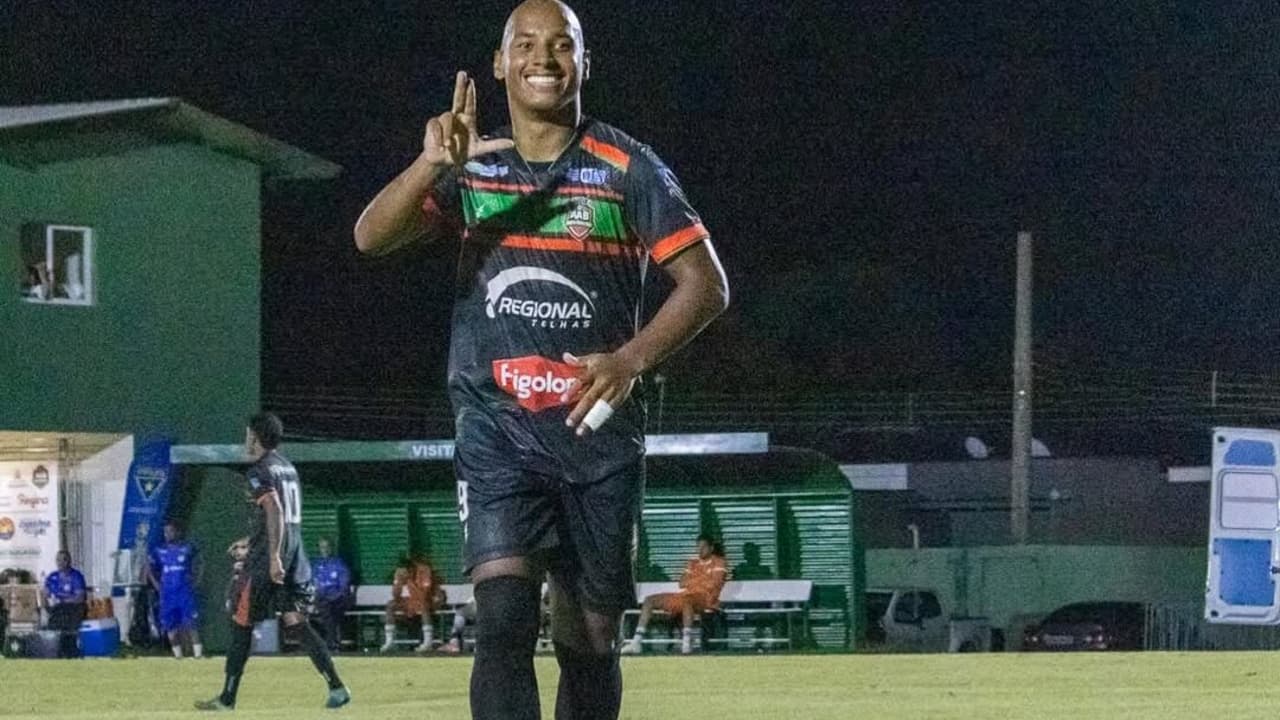 Alex Choco brilha na semifinal do Sul-Mato-Grossense e lidera artilharia em 2026