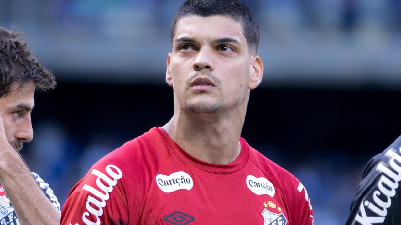 Cruzeiro cria chance clara, mas goleiro Brazão brilha e evita gol contra o Santos