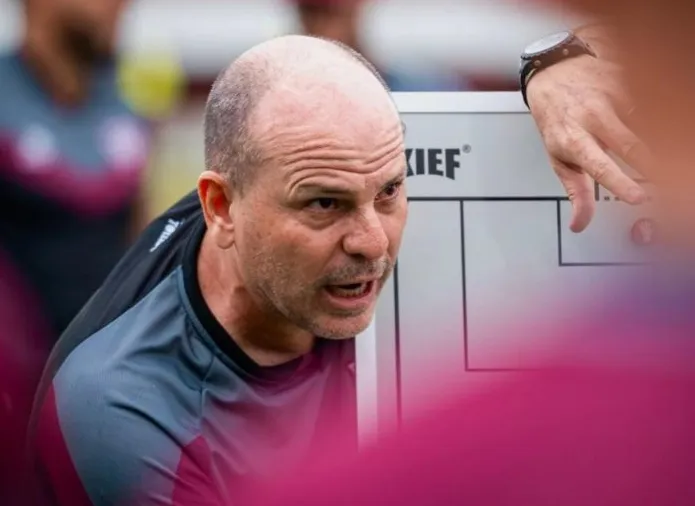 Velo Clube avalia contratação de Cléber Gaúcho após temporada turbulenta – imagem do artigo