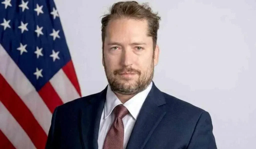 Brasil revoga visto de assessor americano e aumenta tensão diplomática com os EUA