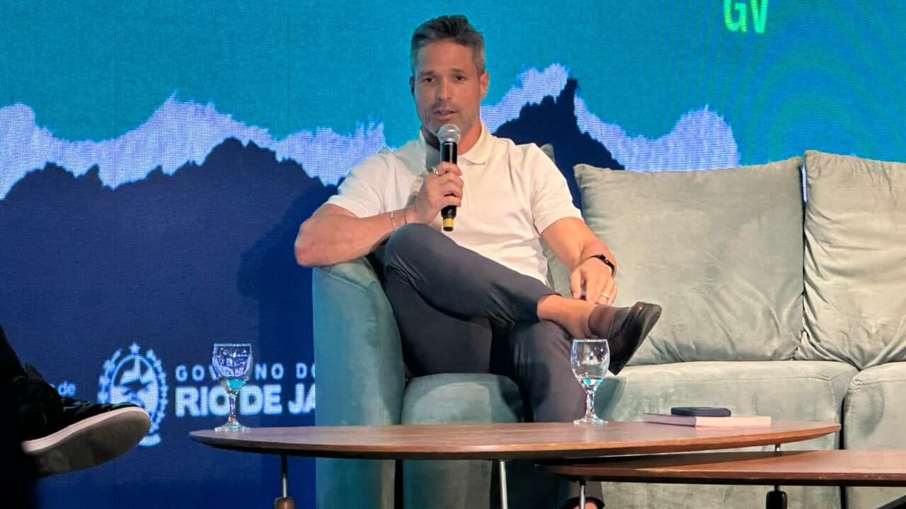 Diego Ribas elogia Filipe Luís e discute perfil europeu no futebol brasileiro