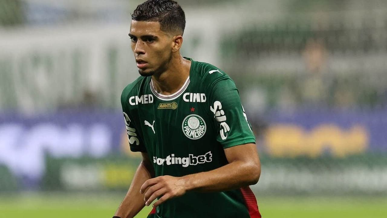 Arthur brilha no Palmeiras e ajuda time a retomar liderança do Brasileirão