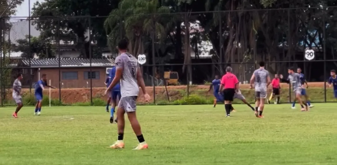 Ponte Preta aplica goleada no Paulínia em jogo-treino com show de Brandão