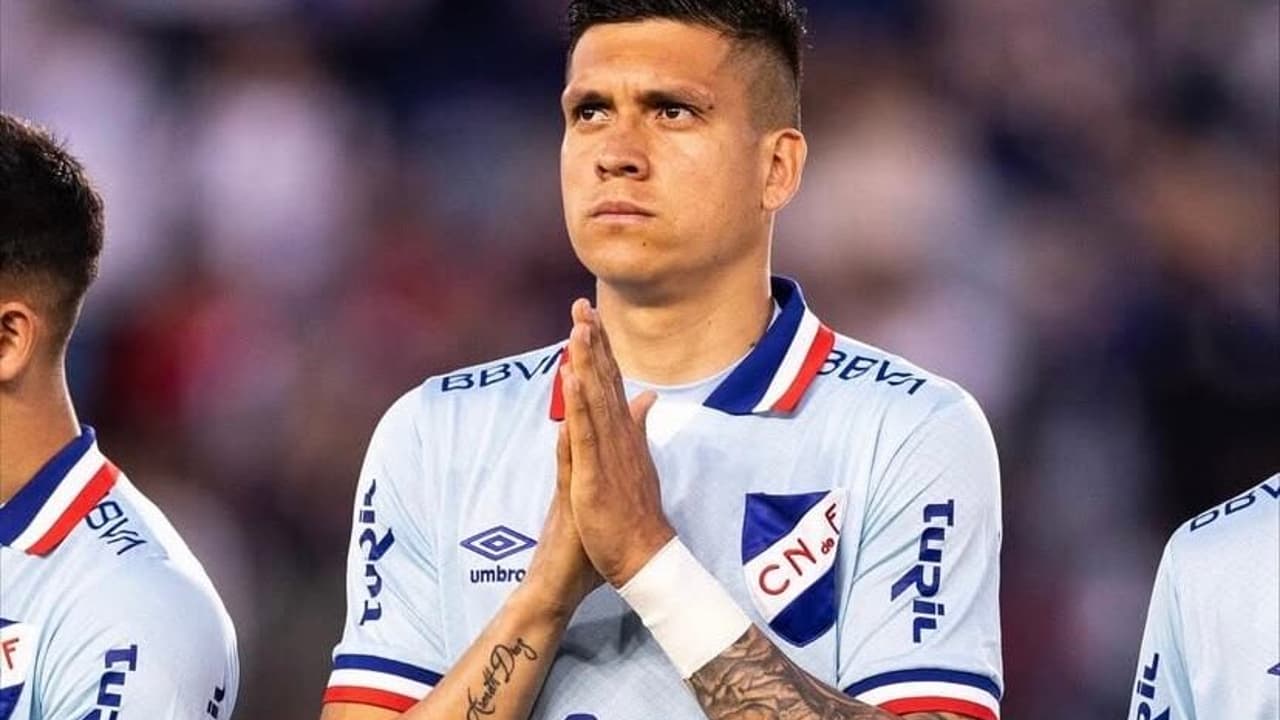 Fluminense fecha com zagueiro uruguaio e intensifica disputa com Botafogo por Dantas