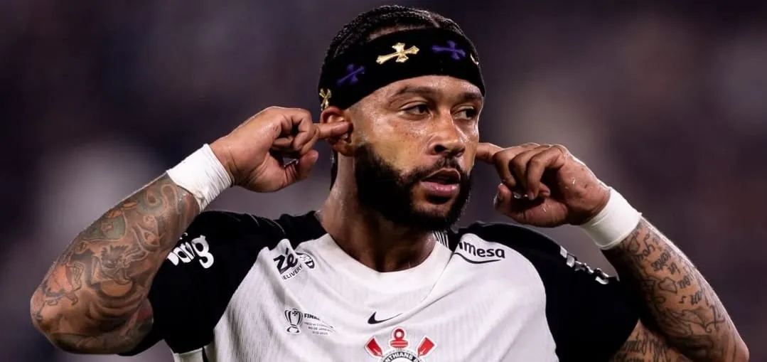 Memphis Depay é convocado para amistosos da Holanda e preocupa Corinthians