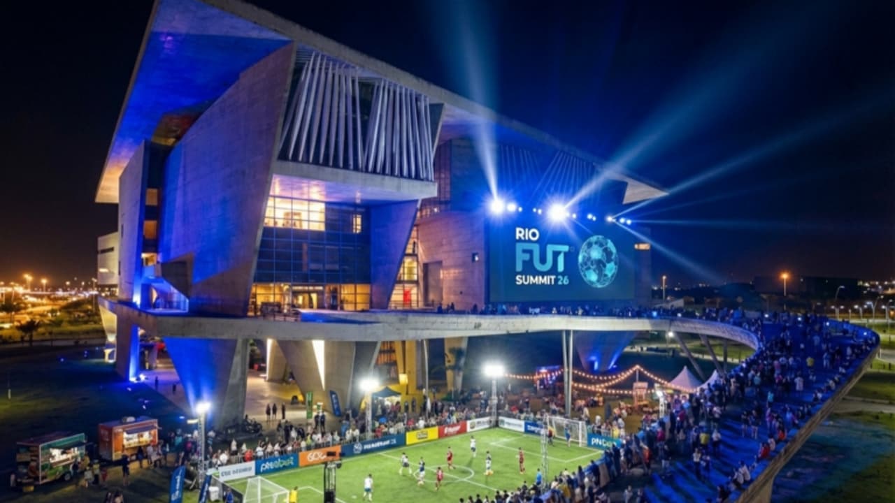 Fut Summit 2026 reúne lendas do futebol e debate futuro do esporte no Rio
