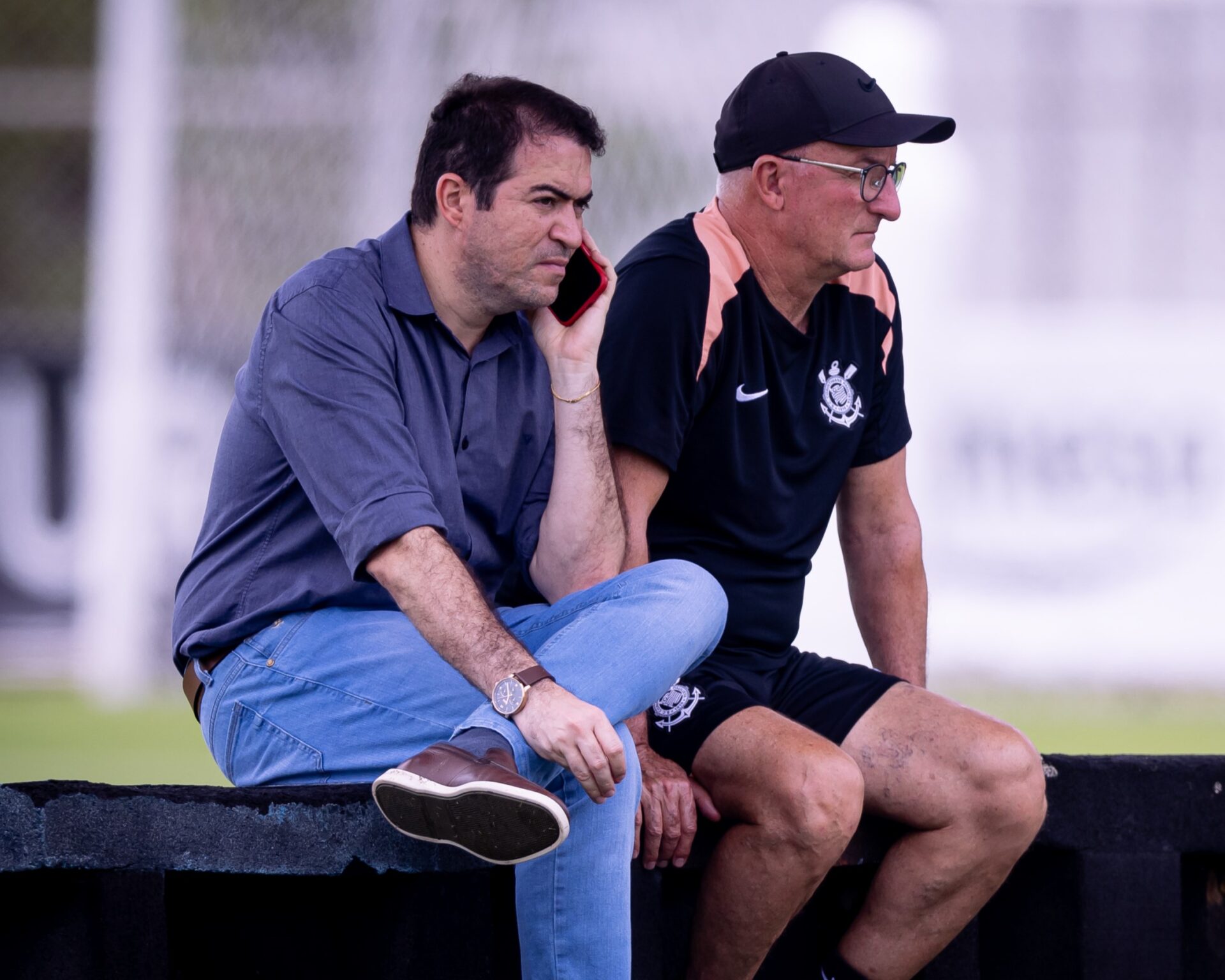 Corinthians busca reforços após janela internacional e mira goleiro para 2026 – imagem do artigo