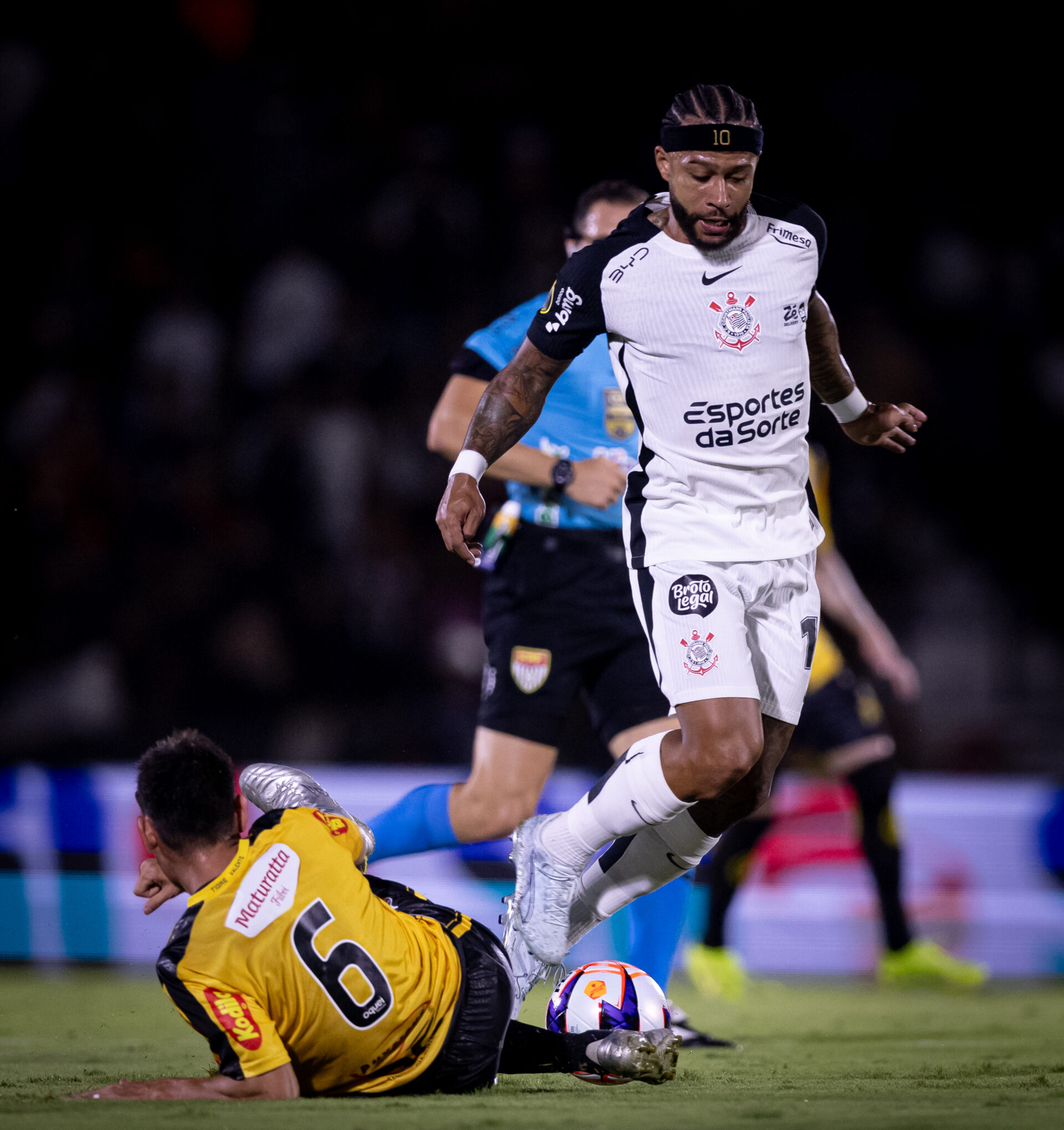 Memphis Depay ainda não engrena como centroavante do Corinthians em 2026 – imagem do artigo