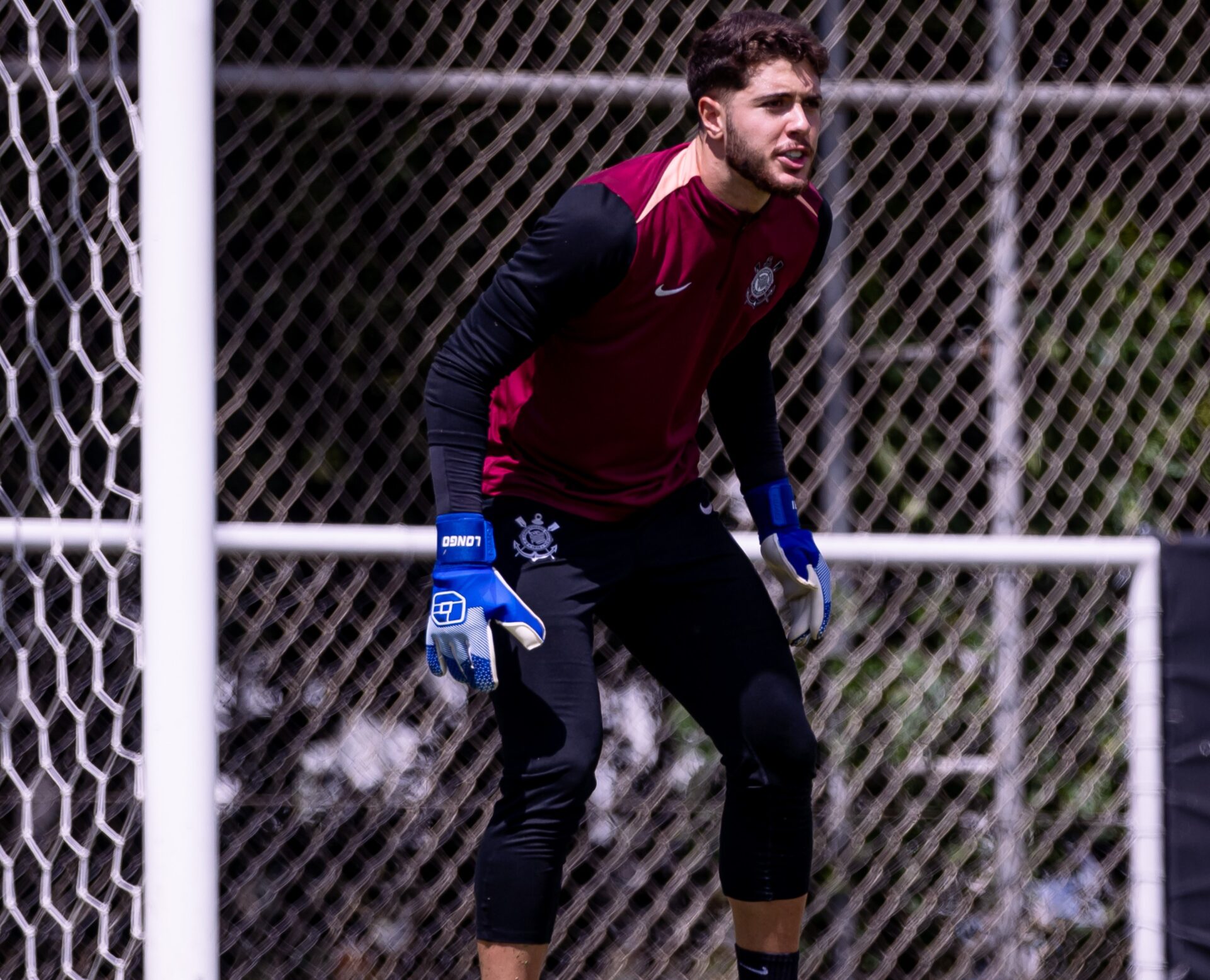 Felipe Longo pode assumir gol do Corinthians contra o Fluminense no Brasileirão