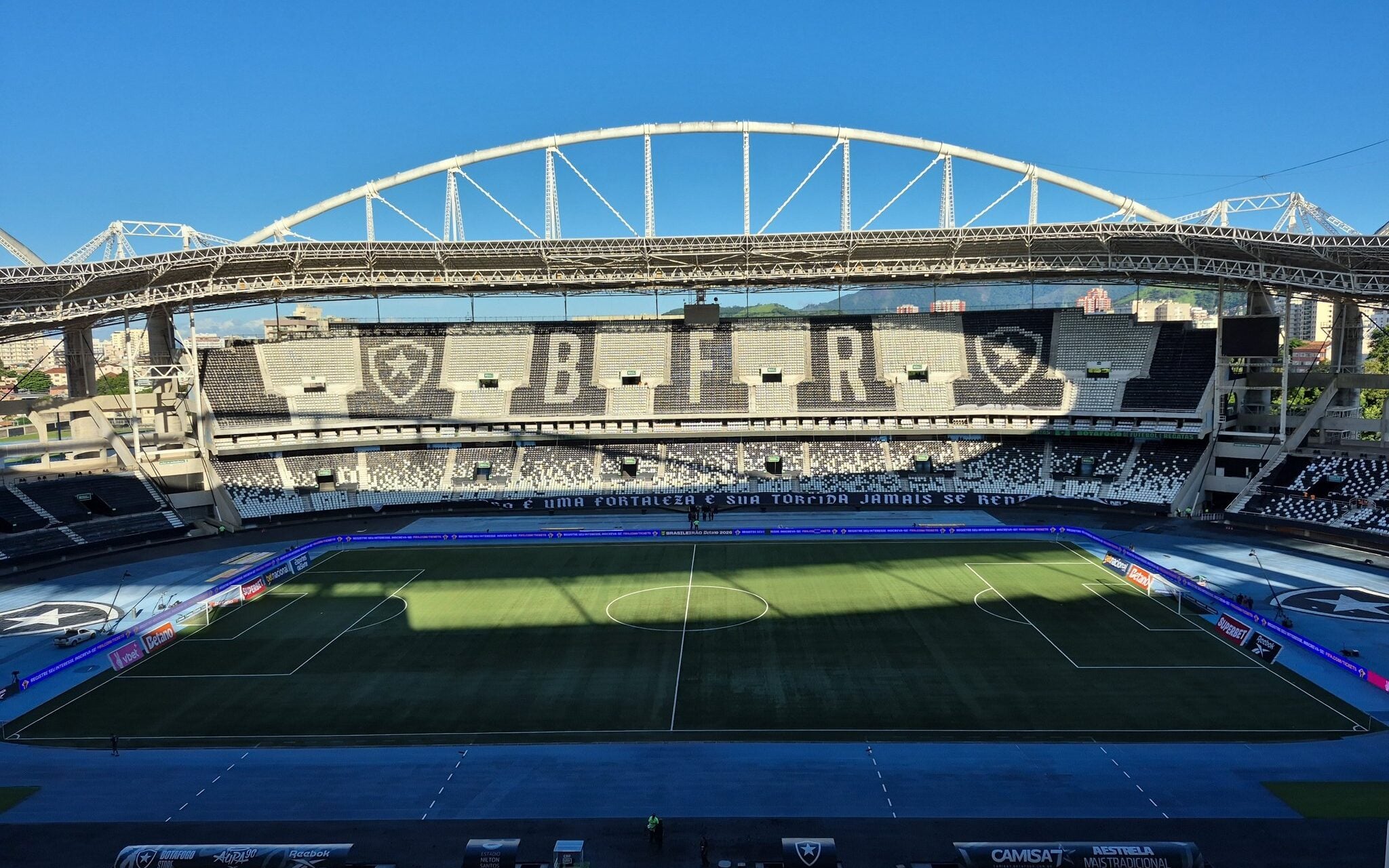 Botafogo e Flamengo fazem clássico decisivo pelo Brasileirão com clima de pressão