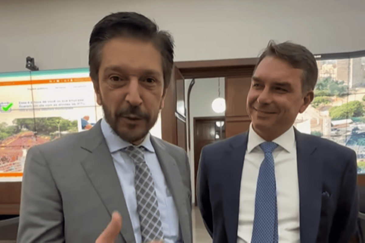 Ricardo Nunes se une a Flávio Bolsonaro e Tarcísio para fortalecer campanha em São Paulo